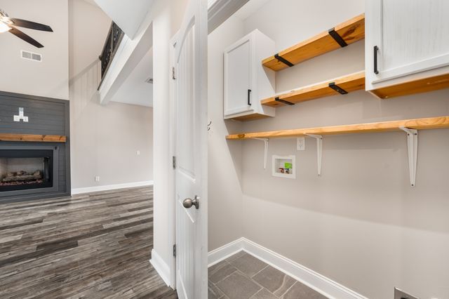 518 Latham Ct, Clarksville, TN 37043