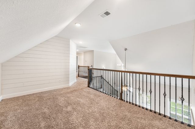 518 Latham Ct, Clarksville, TN 37043
