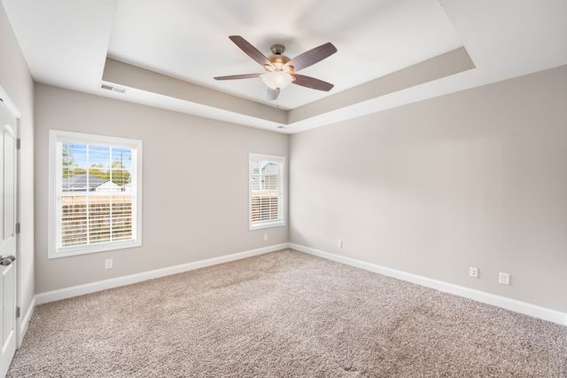 518 Latham Ct, Clarksville, TN 37043