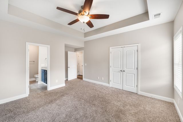 518 Latham Ct, Clarksville, TN 37043
