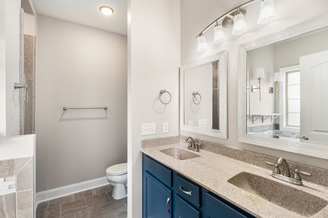 518 Latham Ct, Clarksville, TN 37043