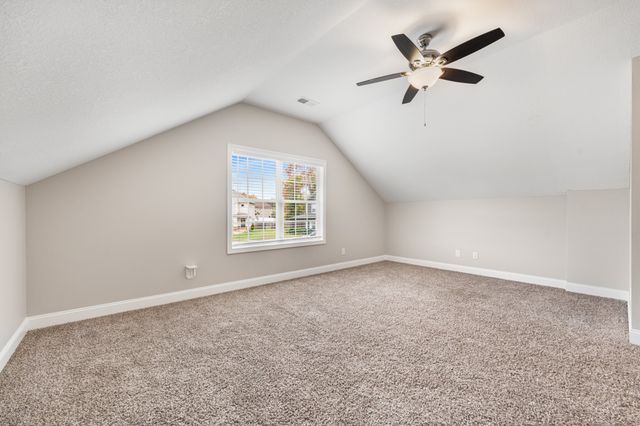 518 Latham Ct, Clarksville, TN 37043