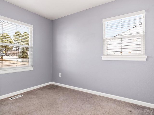 8 Churchill Rd, Pueblo, CO 81001