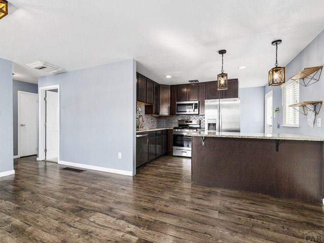 8 Churchill Rd, Pueblo, CO 81001