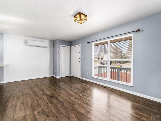 8 Churchill Rd, Pueblo, CO 81001