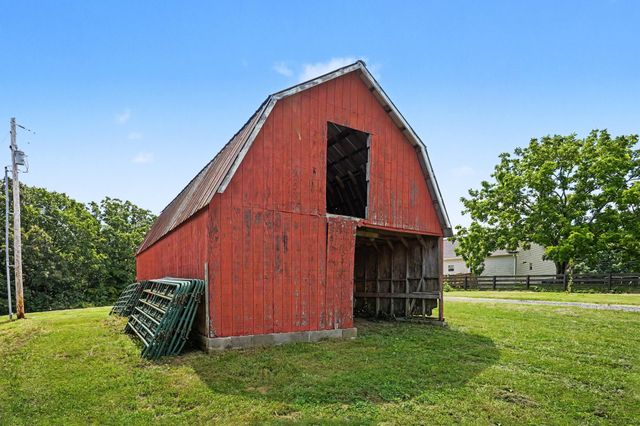 609 Stacey Rd, White Bluff, TN 37187