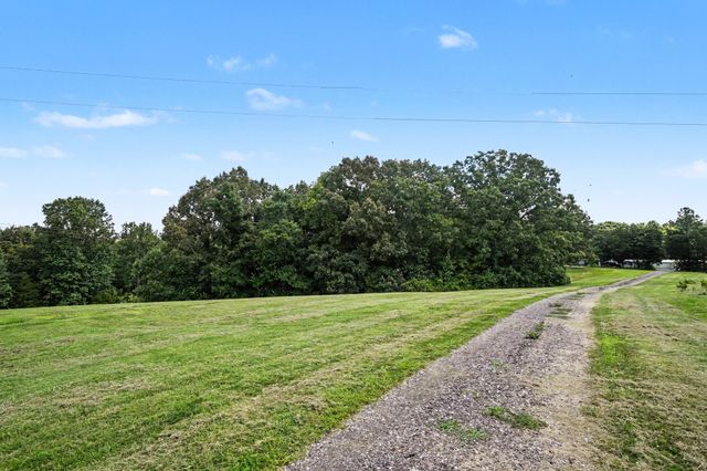 609 Stacey Rd, White Bluff, TN 37187