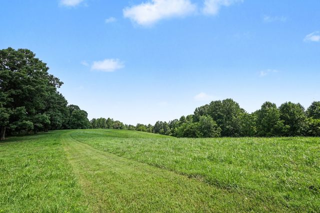 609 Stacey Rd, White Bluff, TN 37187