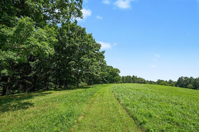 609 Stacey Rd, White Bluff, TN 37187
