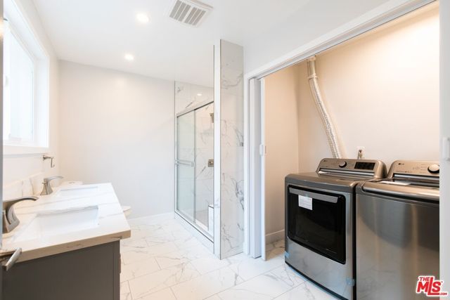 3872 Bentley Avenue, Culver City, CA 90232