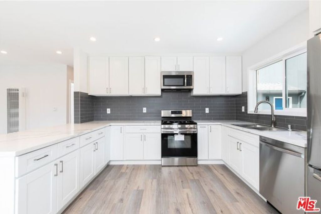 3872 Bentley Avenue, Culver City, CA 90232