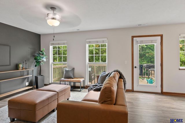 8162 Broken Ridge Drive, Lincoln, NE 68526