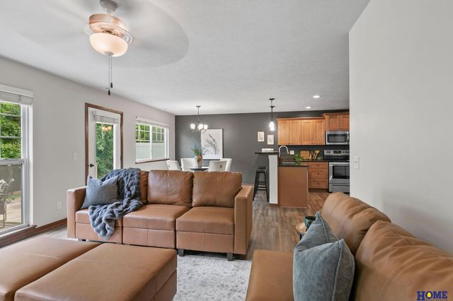 8162 Broken Ridge Drive, Lincoln, NE 68526