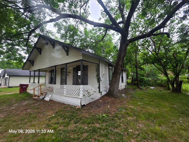 1903 N Main Street, Bonham, TX 75418