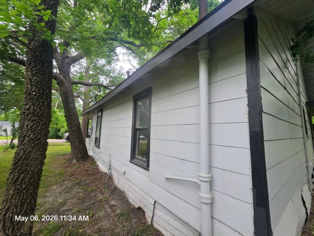 1903 N Main Street, Bonham, TX 75418