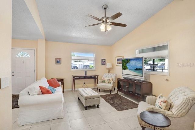 3214 W ROGERS AVENUE, Tampa, FL 33611