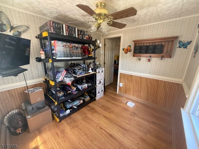 33 Poplar St, Bloomingdale Boro, NJ 07403