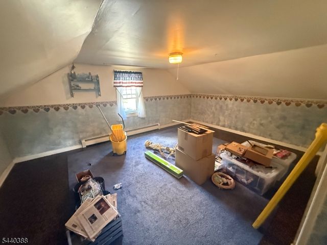 33 Poplar St, Bloomingdale Boro, NJ 07403