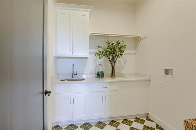 2424 W 177th Street, Overland Park, KS 66085