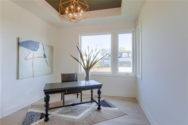 2424 W 177th Street, Overland Park, KS 66085