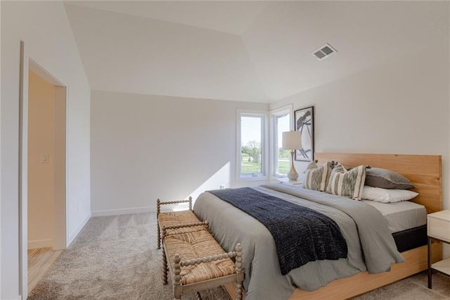 2424 W 177th Street, Overland Park, KS 66085