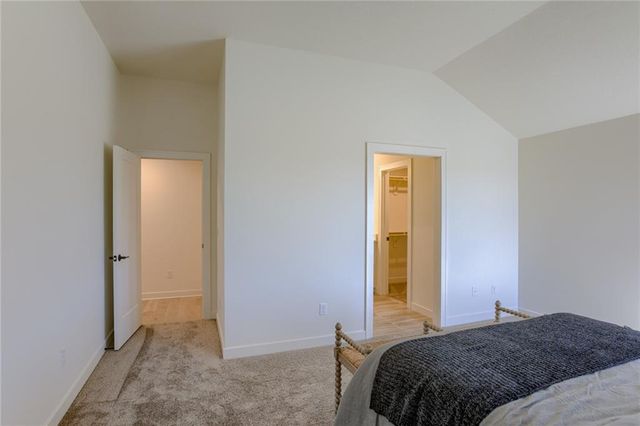 2424 W 177th Street, Overland Park, KS 66085