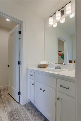 2424 W 177th Street, Overland Park, KS 66085