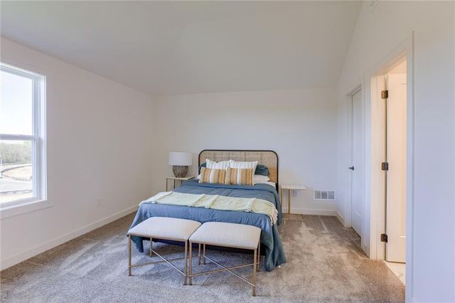 2424 W 177th Street, Overland Park, KS 66085