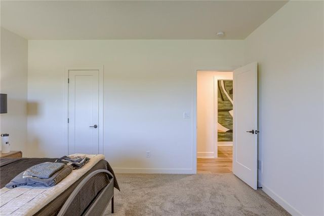 2424 W 177th Street, Overland Park, KS 66085