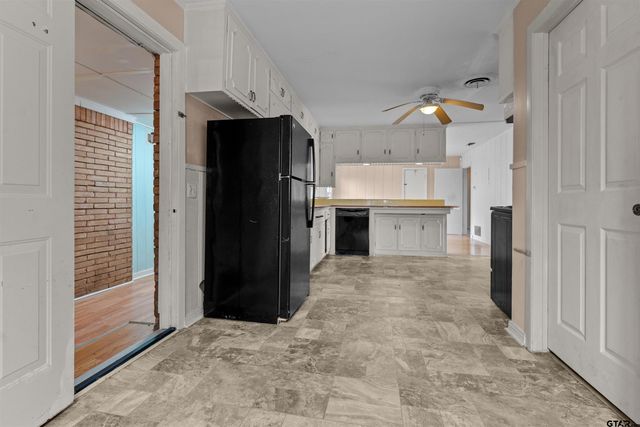 1118 S Fleishel Avenue, Tyler, TX 75701