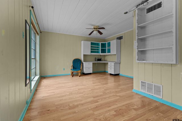 1118 S Fleishel Avenue, Tyler, TX 75701