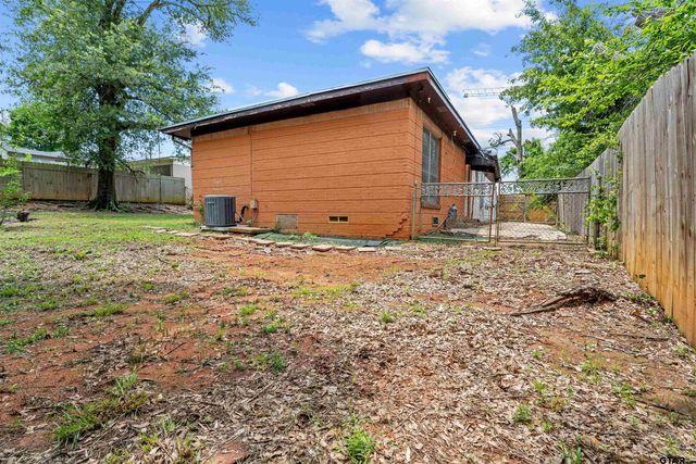 1118 S Fleishel Avenue, Tyler, TX 75701