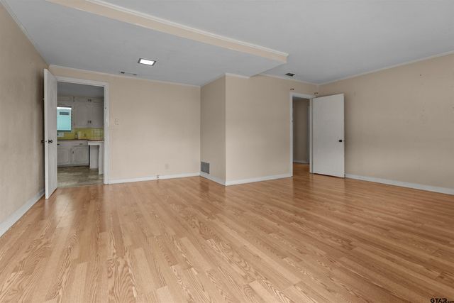 1118 S Fleishel Avenue, Tyler, TX 75701