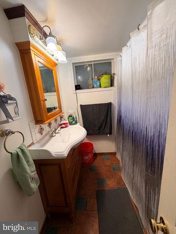 10500 DEAKINS HALL DR, Hyattsville, MD 20783