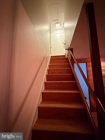 10500 DEAKINS HALL DR, Hyattsville, MD 20783