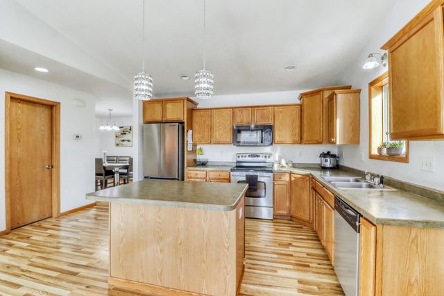 1503 34th Avenue S, Moorhead, MN 56560