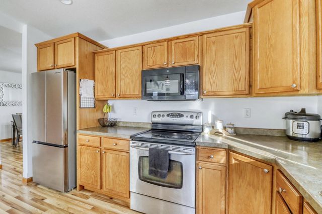 1503 34th Avenue S, Moorhead, MN 56560