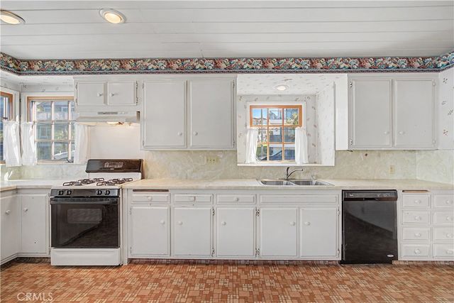 2125 Manhattan, Hermosa Beach, CA 90254