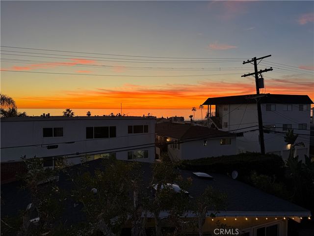 2125 Manhattan, Hermosa Beach, CA 90254