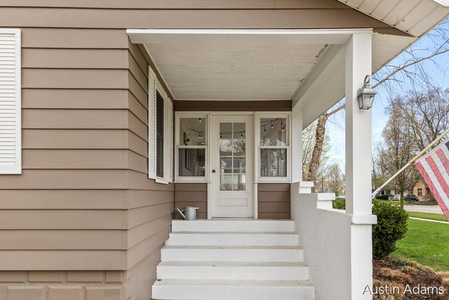 638 E Central Avenue, Zeeland, MI 49464