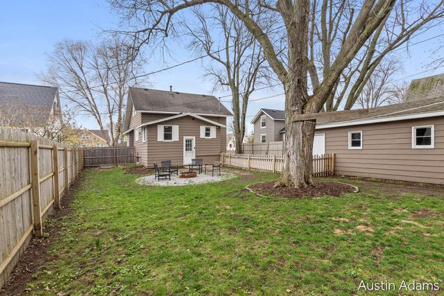 638 E Central Avenue, Zeeland, MI 49464