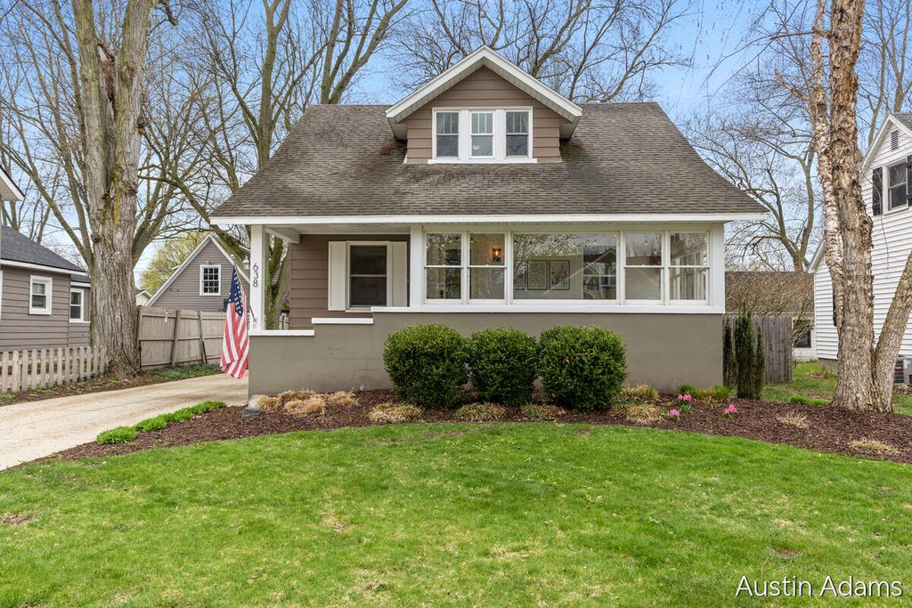 638 E Central Avenue, Zeeland, MI 49464