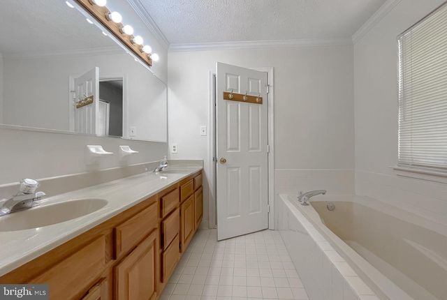 2111 COUNTRY PINES CT, Waldorf, MD 20601