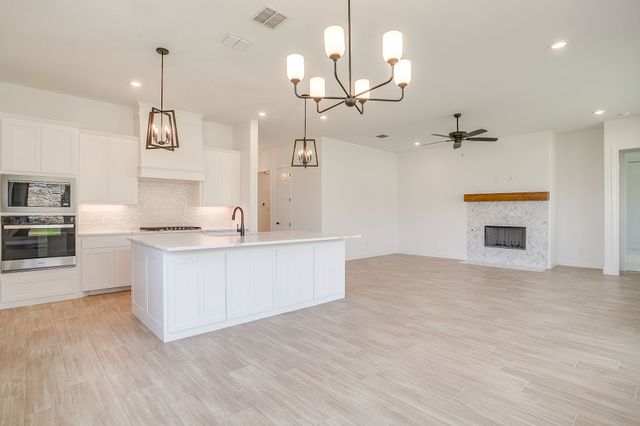 6926 Trail Rock Drive, Benbrook, TX 76126