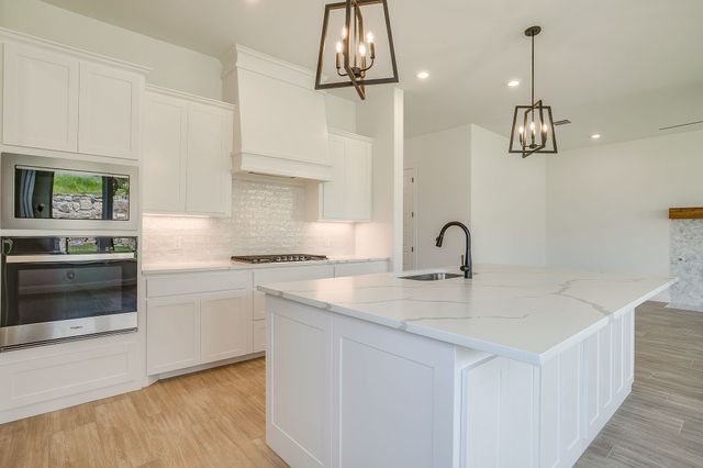 6926 Trail Rock Drive, Benbrook, TX 76126