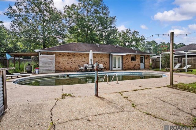 26811 Pen Dr, Walker, LA 70785