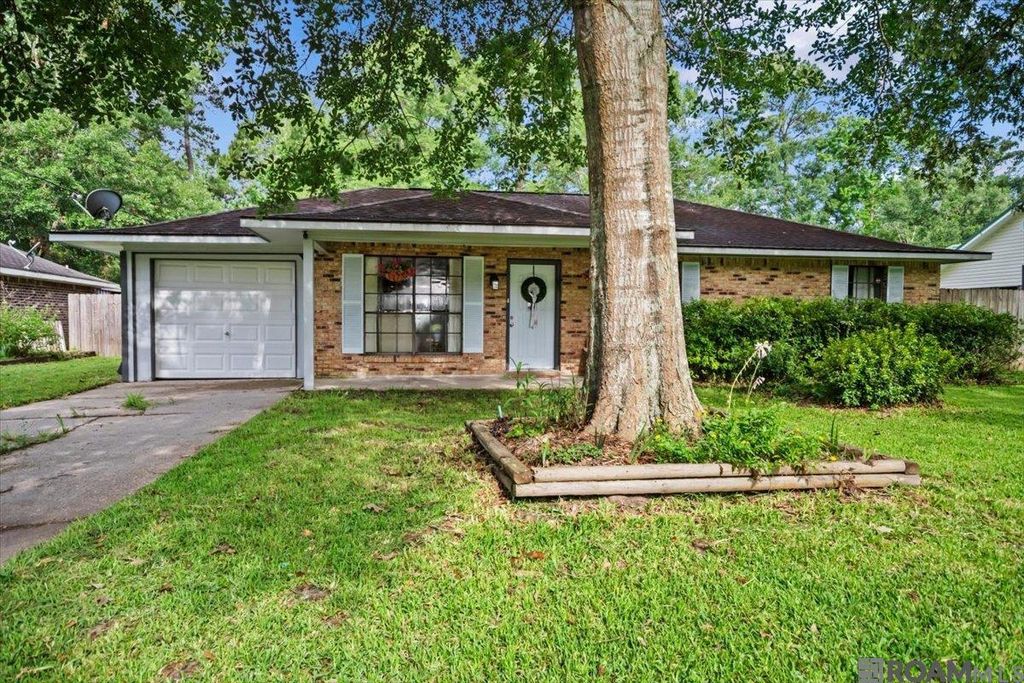 26811 Pen Dr, Walker, LA 70785