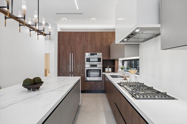 2218 Gostick Street, Houston, TX 77008