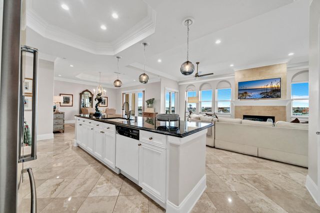 602 Harbor Boulevard UNIT 302, Destin, FL 32541