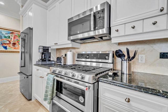 602 Harbor Boulevard UNIT 302, Destin, FL 32541